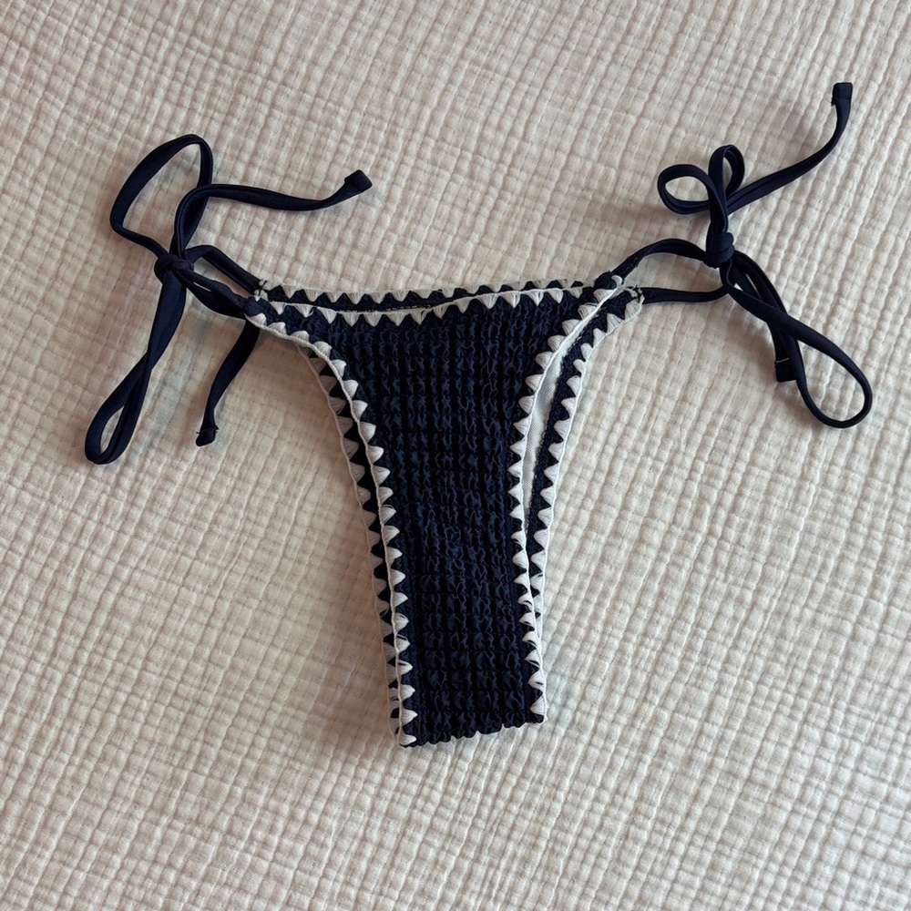 NWOT Navy and White Bikini Bottom
